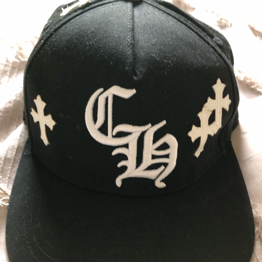 Chrome heart leather cross snap